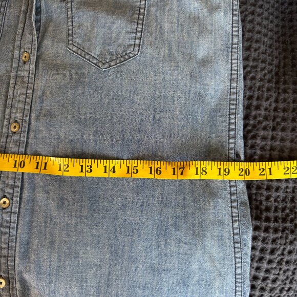 Classic Levis Button Up Shirt Dress Size Medium Chambray Denim Western - Picture 10 of 13